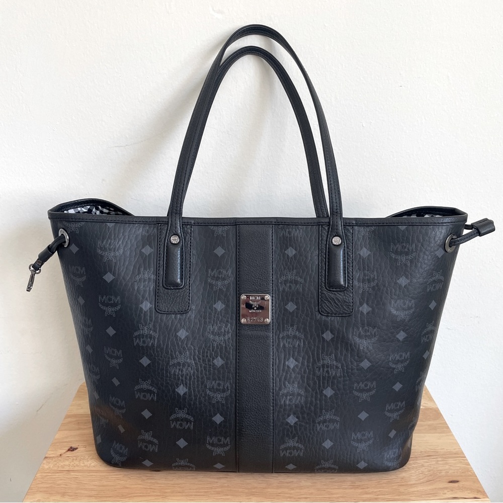 MCM Liz Reversible Medium Visetos Tote
Bag